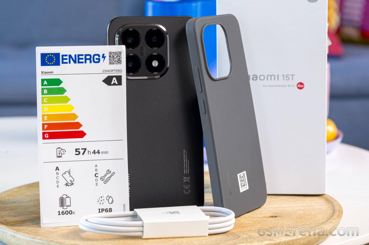 Internal components of the Xiaomi 15T including the MediaTek Dimensity 8400 Ultra chipset.