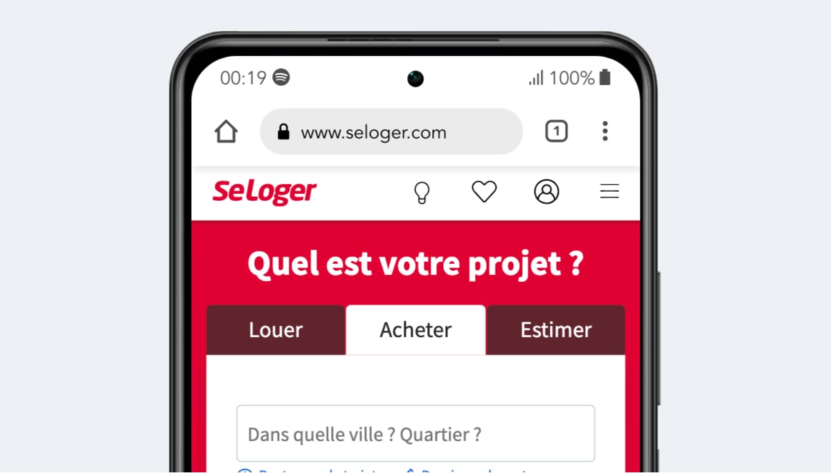 Xiaomi Mi 11i Design: Exploring the aesthetic of Xiaomi's flagship device Xiaomi Mi 11i Features: A close-up view of the phone's sleek design
