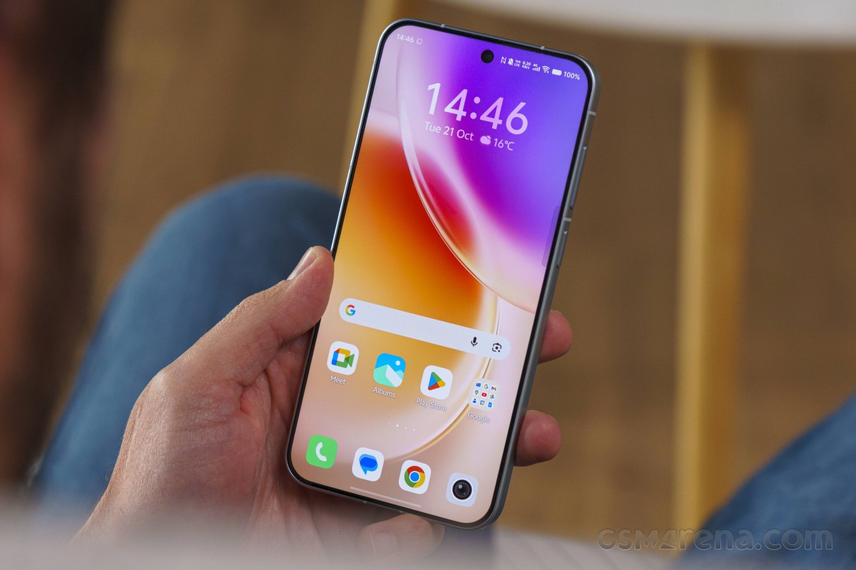 The stunning display of the vivo X300