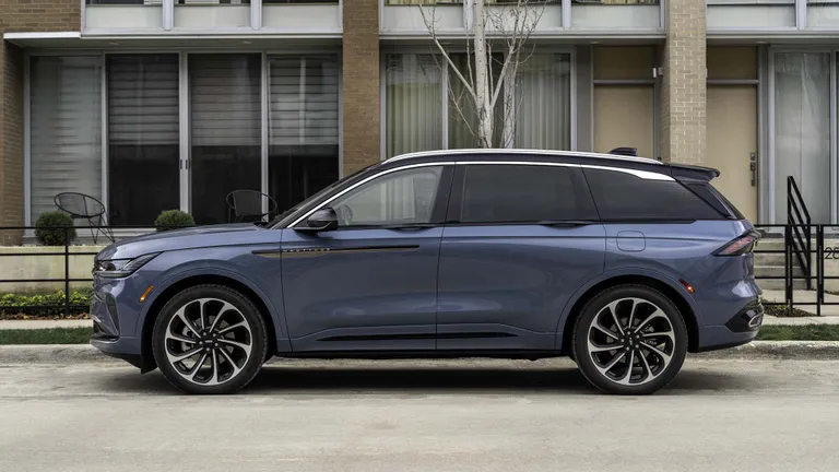 The rear view of the 2025 Lincoln Nautilus showcases its distinctive taillight design.