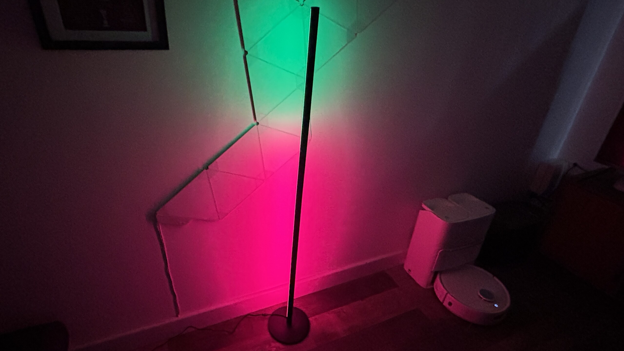 Dynamic multi-color lighting from the SwitchBot RGBICWW Floor Lamp